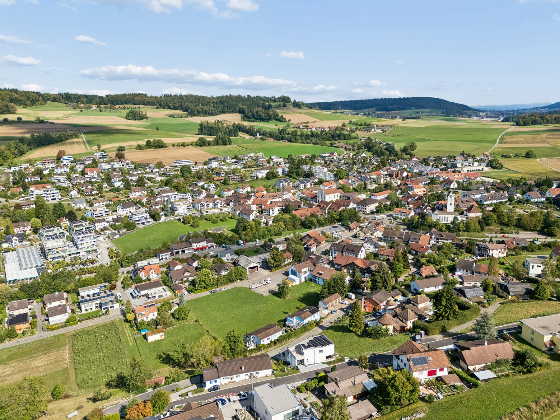 Luftaufnahme von Lengnau und Umgebung